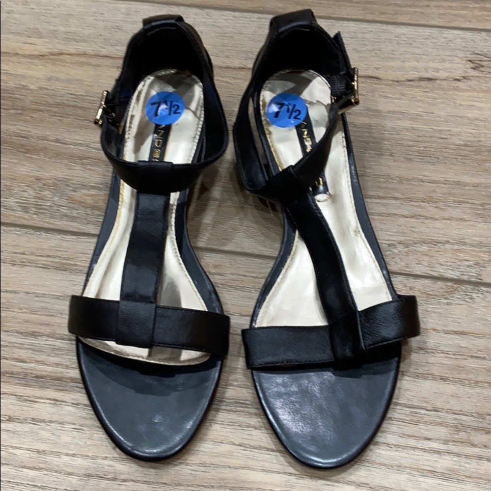 NWOT Bandolino Black Leather Sandals